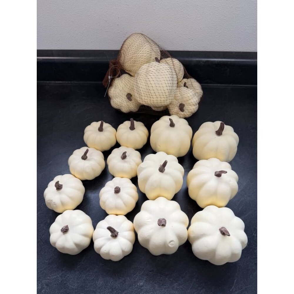 21 Artificial white pumpkins